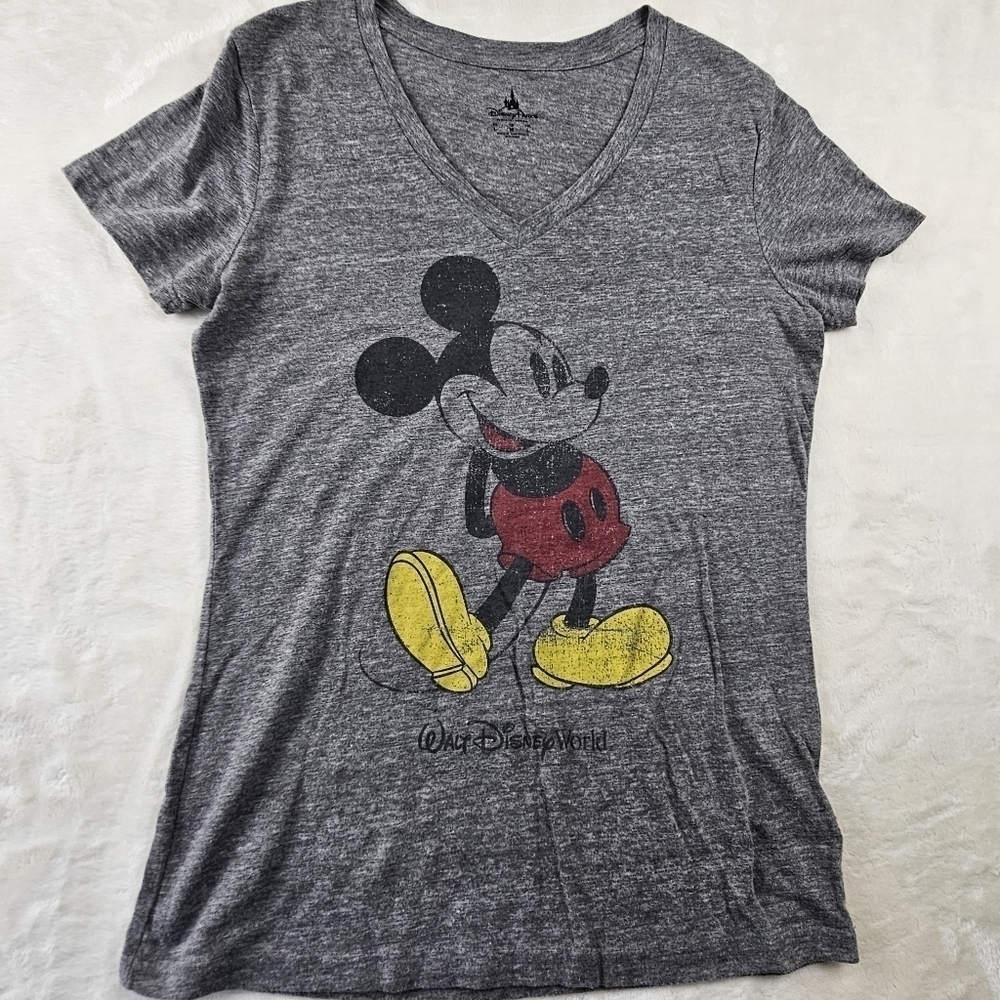 Disney shirt medium mickey mouse theme park fan love Disney princess